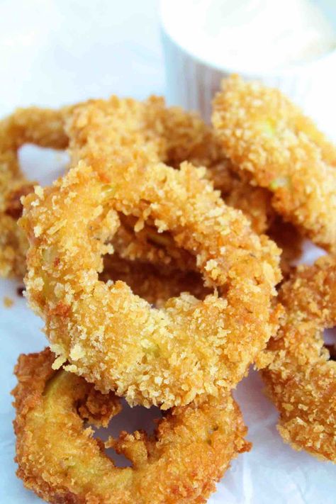 Burger King Onion Rings, Copycat Kfc, Onion Rings Recipe, Kentucky Fried Chicken, Onion Ring, Kentucky Fried, Seasoned Bread Crumbs, Deep Fry, Crispy Onions