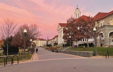 James Madison University Aesthetic, Jmu Aesthetic, Campus Aesthetic, College Necessities, 2024 Manifestation, College Vision Board, Audrey Rose, Aesthetic College, James Madison University