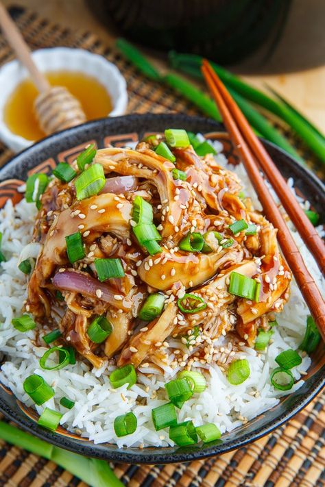 Slow Cooker Honey Garlic Sesame Chicken Sesame Chicken Recipe, Healthy Slow Cooker, Sesame Chicken, Sunday Meal Prep, Slow Cooker Recipes Healthy, Crock Pot Slow Cooker, Crock Pot Cooking, Honey Garlic, Chicken Crockpot Recipes