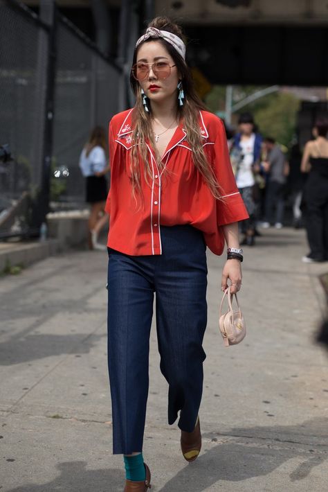 Pair Orange and Black, but Make It Look Edgy Instead of Halloween-Inspired Half Tucked Shirt, Bar Outfit Night, Outfit Night Club, Bandana Outfit, Brocade Skirt, Bar Outfit, Lizzie Mcguire, Fashion People, Street Style Chic