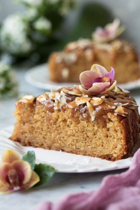 Chinese Almond Cookies, Soaked Almonds, Almond Toffee, Almond Cake Recipe, Chocolate Covered Almonds, Puff Pastry Tart, Torte Recipe, Caramel Cookies, Pastry Tart