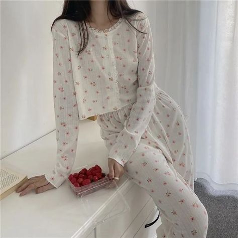 Pjs Comfy, Night Wear Pajamas, Pajamas Aesthetic, Pijamas Women, Look Legging, Cute Pjs, Pajama Fashion, Sleepwear Fashion, Cute Sleepwear