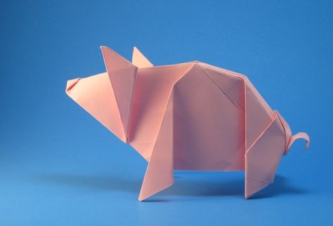 Origami Pig by Michael G. LaFosse folded by Gilad Aharoni Origami Instructions For Kids, Origami Pig, Origami Book, Pig Crafts, Creative Origami, Geometric Origami, Origami Ball, Origami Bookmark, Origami Envelope