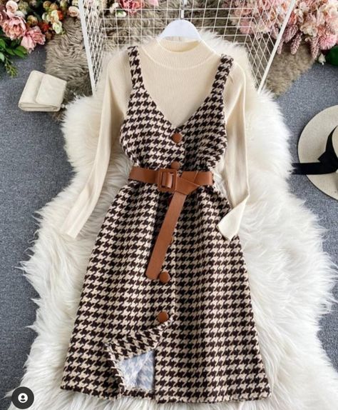 Women Dress Outfits, Official Dresses, Vintage Houndstooth, Stylish Shorts, Trendy Dress Outfits, Woman Suit Fashion, Muslim Fashion Outfits, Hijab Fashion Inspiration, Classy Work Outfits