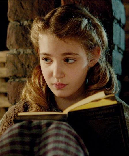 Sophie Nelisse, Book Thief, Bottle Blonde, Markus Zusak, Colleen Hoover Books, Face Study, The Book Thief, Tv Show Outfits, Look At The Stars