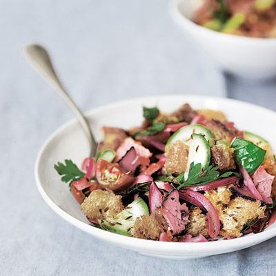 Pastrami-and-Rye Panzanella #recipe Sandwich In A Bowl, Salad Dinner Recipes, Filling Salads, Panzanella Recipe, Salad Dinner, Healthy Vegetarian Dinner, Easy Vegetarian Dinner, Hearty Salads, Salad Recipes For Dinner