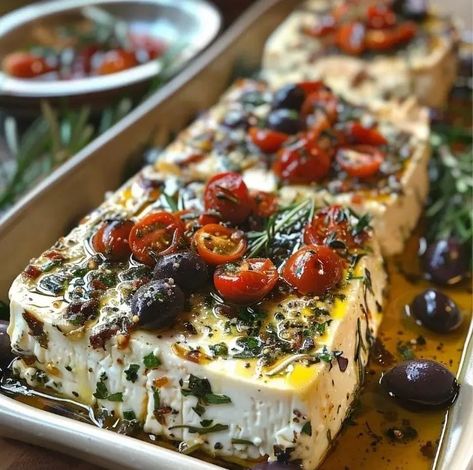 Baked Feta with Olives & Sun-Dried Tomatoes – Naomi's Recipes Baked Feta With Olives And Sundried Tomatoes, Baked Feta With Olives, Feta With Olives, Feta Bake, Recipe Printable, Cheese Spreads, Baked Goat Cheese, Baked Feta, Rv Trip