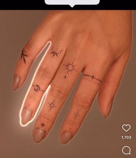 Infinity Hand Tattoo, Finger Tattoos Ornamental, Finger Dot Tattoo, Extreme Haircut, Tattoo Main, Haircut Transformation, Soft Tattoo, Before And After Hair, H Tattoo