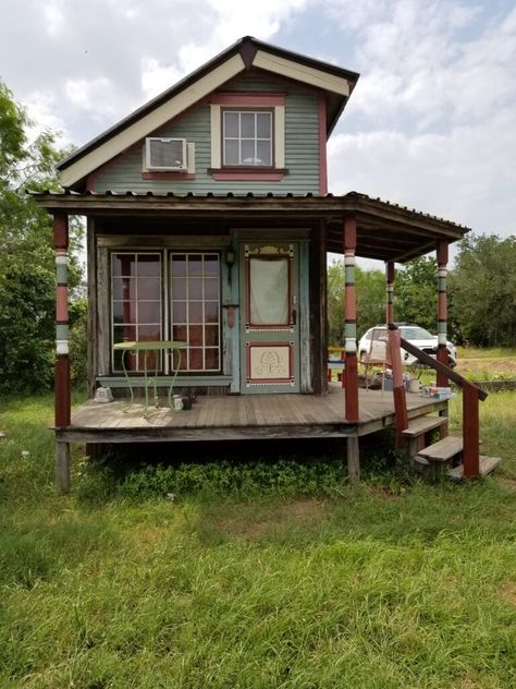 Inside Tiny Houses, Tiny House Cottage, Cottage Tiny House, Tiny House Camper, Tiny House Exterior, Shed To Tiny House, Tiny House Layout, Best Tiny House, Building A Tiny House