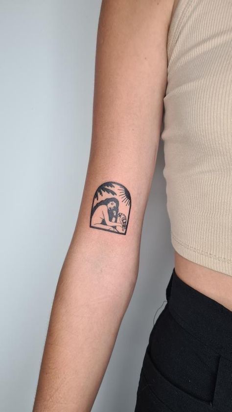 Mexican Tattoo Minimalist, Simple Bold Tattoos, Traditional Minimalist Tattoo, El Salvador Tattoo, Tattoo Placement Ideas Arm, Simple Word Tattoos, Pasta Tattoo, Tattoos Abstract, Tattoos Dotwork