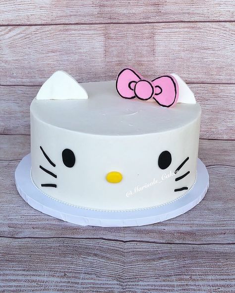 Marisol Knight on Instagram: “10” Hello Kitty cake in vanilla with guava filling covered in vanilla SMB and a mini 4” smash cake in vanilla with strawberry buttercream!…” Kitty Cake, Instagram Cake, Strawberry Buttercream, Custom Birthday Cakes, Hello Kitty Cake, Kitty Party, Hello Kitty Party, Cat Cake, Cat Party