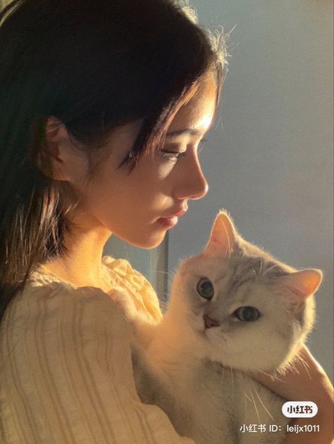 Aesthetic Pictures Of People Outside, Pose Reference Photo With Cat, Photo Studies Reference, Refrences Photos Female Aesthetic, Person Refrence Picture, Aesthetic Art References Photography, Asian Reference Photos, Pretty Reference Photos, Art Study Reference Photos