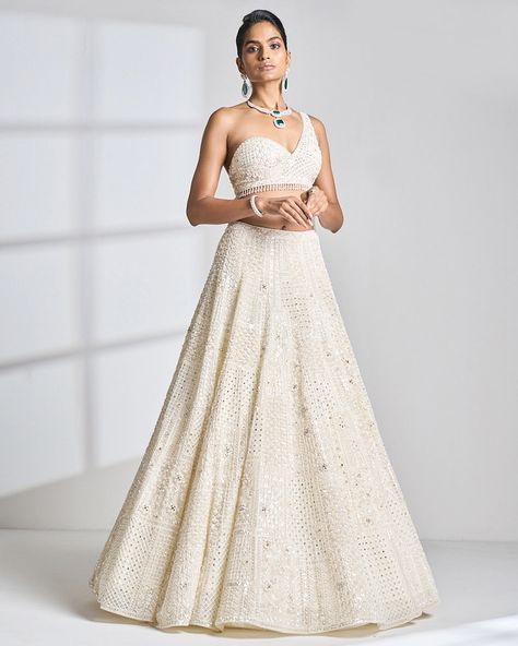 Pearl Lehenga, American Indian Dress, Lengha Blouse Designs, Embroidered Bridal Lehenga, Seema Gujral, Western Gown, Wedding Lehenga Designs, Lehnga Dress, Dress Illustration