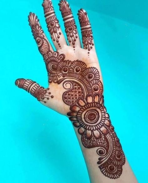 Hand Mehndi Design Simple, Beautiful Simple Mehndi Design, Latest Arabic Mehndi Designs, Mehndi Design Simple, Simple Mehendi Designs, Simple Mehndi Design, Hand Mehndi Design, Design Mehndi, Mehndi Designs Bridal Hands