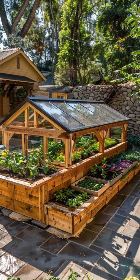 Raised Garden Design Ideas, Small Garden Bed Ideas, Garden Beds Raised, Raised Beds Garden, Raised Bed Garden Ideas, Garden Bed Ideas, Patio Gardens, Diy Home Garden, Raised Bed Garden Design