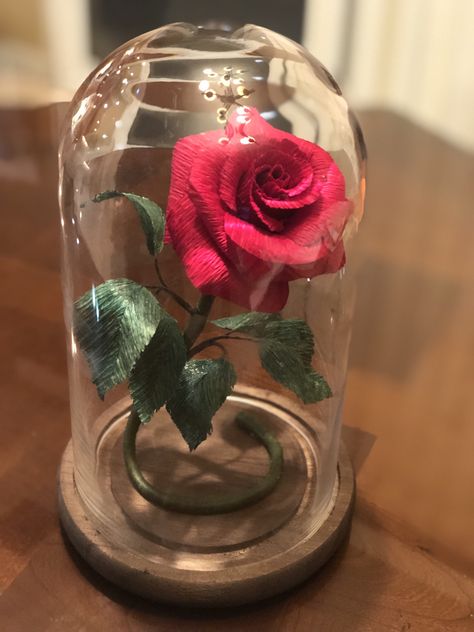 Beauty And The Beast Rose Diy, Beauty And Beast Rose, Rose Centerpieces Wedding, Rose Tumblr, Beauty And The Beast Rose, Rose Diy, Rose Crafts, Bridal Roses, Enchanted Rose