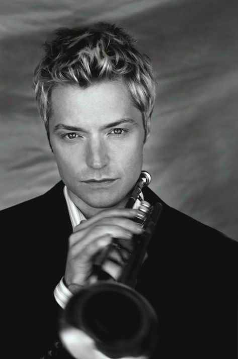 Chris Botti Pictures, A Thousand Kisses Deep, Caroline Rhea, Leonard Cohen Songs, Chris Botti, Hip Hop Producers, Paul Simon, Jazz Artists, Smooth Jazz