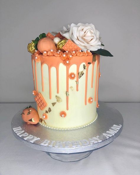 Peach Cake Design, Baby Shower Drip Cake, Peach Baby Shower, Peach Cake, Peach Desserts, Drip Cakes, Box Cake, Shower Cakes, Baby Shower Cakes