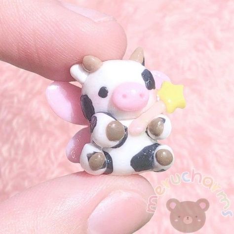 Magical Clay Art, Cute Things To Make Out Of Polymer Clay, Clay Crafts Cow, Clay Birthday Ideas, Cute Aesthetic Clay Ideas, Cute Things To Make With Polymer Clay, Cow Clay Art, Diy Clay Ideas Aesthetic, Cute Polymer Clay Figures