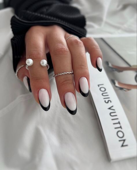 Acrylic Nails Almond Shape, Simple Gel Nails, Almond Acrylic Nails, Nails Only, Acrylic Nails Coffin Short, Nagel Inspo, Classy Nails, Funky Nails, Minimalist Nails