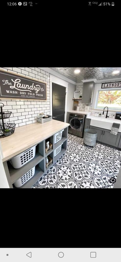 White And Black Laundry Room Ideas, Black And White Aesthetic House Interior, Laundry Room Black And White, Black And White Laundry Room, Laundry Room Black, Room Black And White, Black And White Tile, White Laundry Rooms, Wash Dry Fold