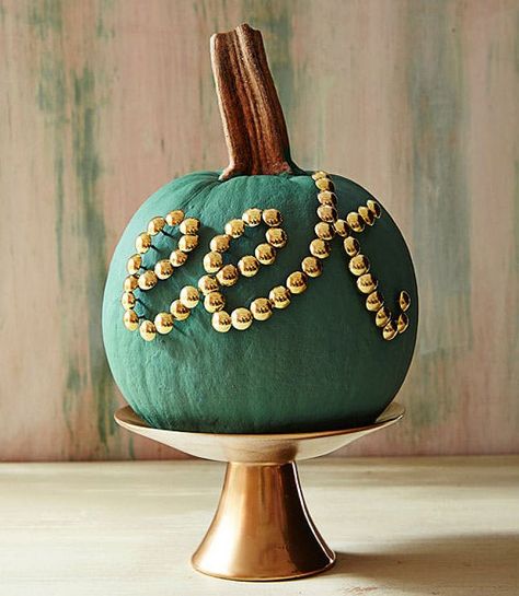 Halloween Décor Inspiration | M&J Blog Dulces Halloween, Teal Pumpkin, Creative Pumpkins, Pumpkin Party, Pumpkin Halloween Decorations, Carving Ideas, Easy Pumpkin, Halloween Inspiration, Holiday Inspiration