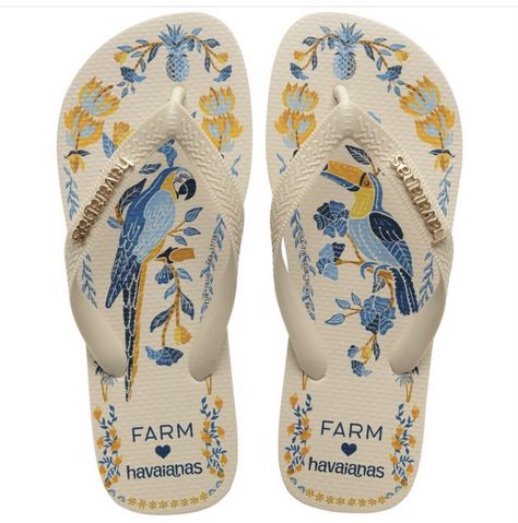 Havaianas Farm, Dr Shoes, Stunning Shoes, Pretty Shoes, Dream Shoes, Logo Color, Custom Shoes, Summer Essentials, Summer Aesthetic