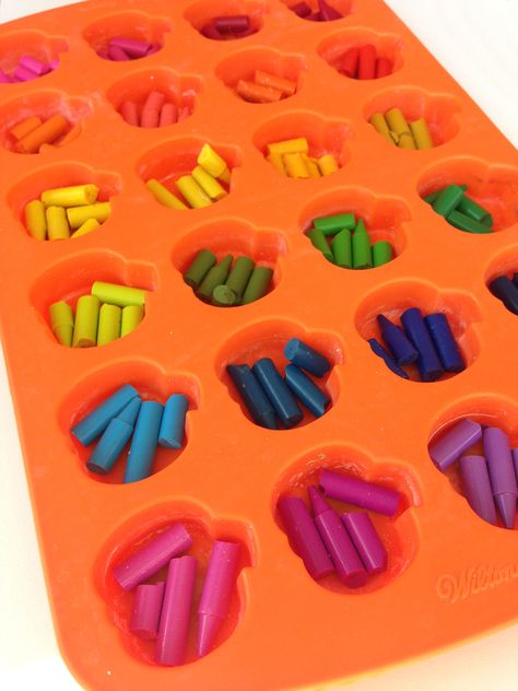 DIY pumpkin crayons for Halloween Lds Homeschool, Pumpkin Crayon, Homemade Crayons, Preschool Halloween Party, Crayon Molds, Halloween Crayons, Daycare Gifts, Homemaking Skills, Pumpkin Mold