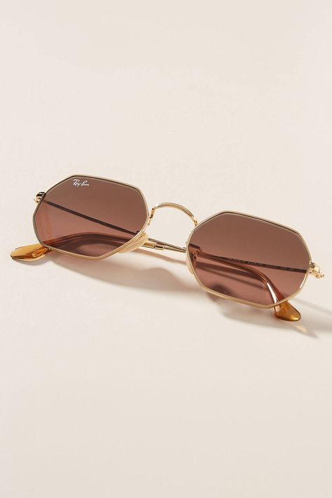 Golden Sunglasses, Ray Ban Original Wayfarer, Octagon Sunglasses, Nike Free Runners, Toms Shoes Outlet, Sunglasses Outfit, Artist Branding, Trendy Sunglasses, Style Sunglasses