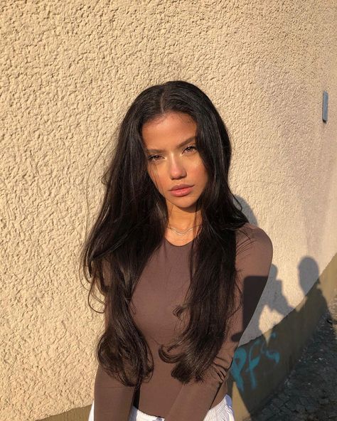 Dina Denoire, How To Cut Your Own Hair, Winter Hair Color, Long Black Hair, Light Skin, Instagram Foto, Long Black, Pretty Hairstyles, Aesthetic Girl