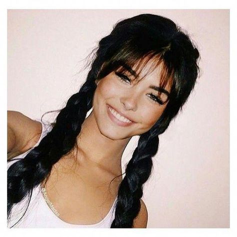 7 Things You Need to Know Before Getting Bangs| Haircut| Short Hair| Bangs #shorthairwithbangs Madison Beer Hair, Ulzzang Hair, Mode Tips, Tumblr Hair, Themes Free, Fringe Hairstyles, Long Hair With Bangs, Long Black Hair, Short Hair Haircuts