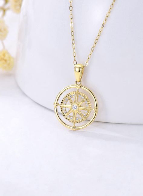 Gold Compass Necklace, Compass Jewelry, Light Jewelry, Compass Pendant, Gothic Accessories, Compass Necklace, Silver Jewelry Design, Magical Jewelry, Jewelry Fashion Trends