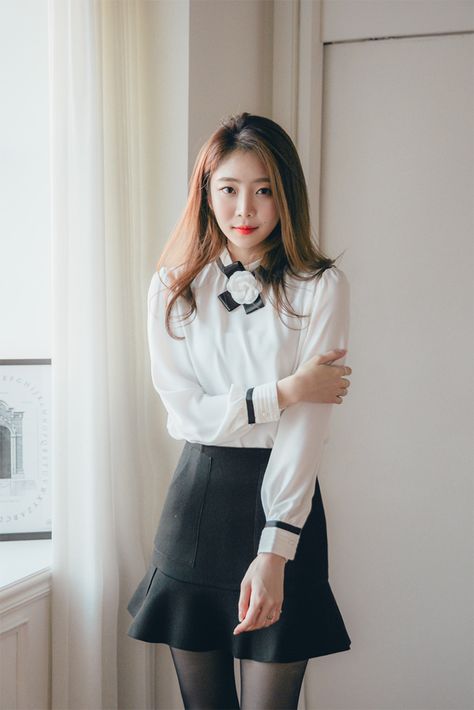 High Neck Lace Blouse, Korean Blouse, Blouse Summer, Korean Clothing, Girly Dresses, Bag Shoes, Cute Blouses, Winter Mode, Chiffon Blouse