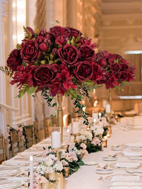 Center Piece For Wedding Reception, Burgundy Flower Centerpieces, Red Wedding Theme Romantic, Wedding Table Decorations Burgundy, Roses Wedding Centerpieces, Flower Table Centerpieces, Fake Flower Bouquet, Tafel Decor, Material Wreaths