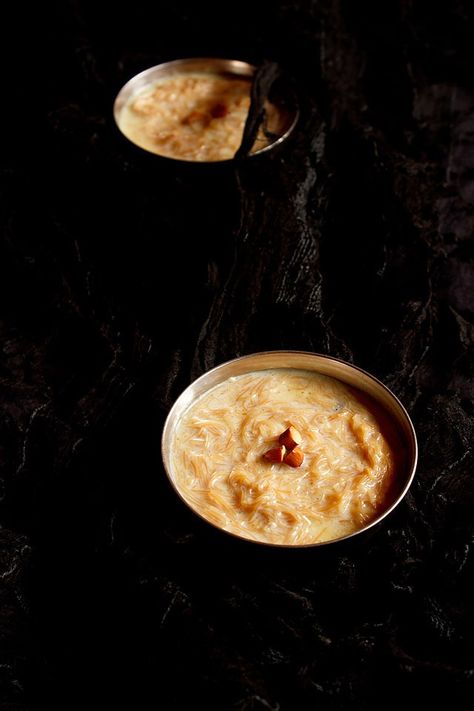 serve seviyan kheer Vermicelli Kheer Recipe, Testy Food, Indian Pudding, Kheer Recipe, Vegetarian Meal Prep, Tastemade Recipes, Special Desserts, Indian Dessert Recipes, Indian Kitchen