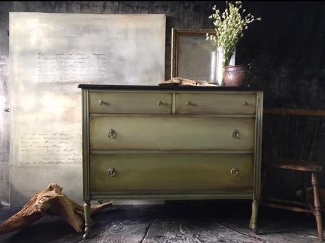 Using chalk paint is so versatile... from my backdrop ... canvas painting... and furniture... you truly can create a huge range of style ... I am totally in love with these colours... both the dresser and painting are all from the same colour palette 🎨... from Annie Sloan’s Paint ... Versailles, Chateau Grey, Olive, Honfleur and Graphite.... when blending and adding ombré... gives so an invitation to a warm and comfortable feel....#anniesloanchalkpaint® #anniesloan #anniesloanhome #anniesloanca Annie Sloan Chalk Paint Olive, Chalk Paint Chairs, Chalk Paint Dresser, Chalk Paint Furniture Diy, Furniture Colors, Dresser Ideas, Painted Furniture Colors, Using Chalk Paint, 4 Drawer Dresser