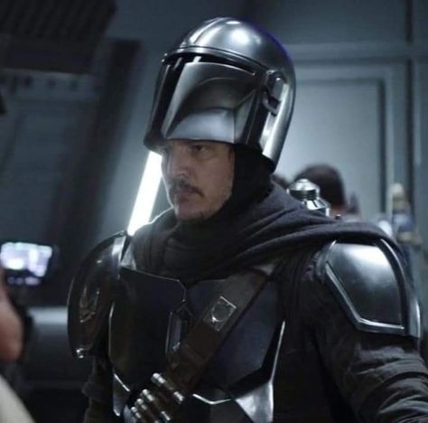 Pedro Pascal The Mandalorian Behind The Scenes Photos Pedro Pascal Mandalorian, Behind The Scenes Photos, Star Wars Wallpaper, Nerdy Girl, Masked Man, Moon Knight, Pedro Pascal, The Mandalorian, Boba Fett