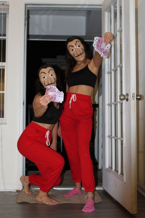 Money Heist Costume, Heist Costume, Money Heist, Couples Costumes, Costume Design, Tv Series, Capri Pants, Money, Halloween