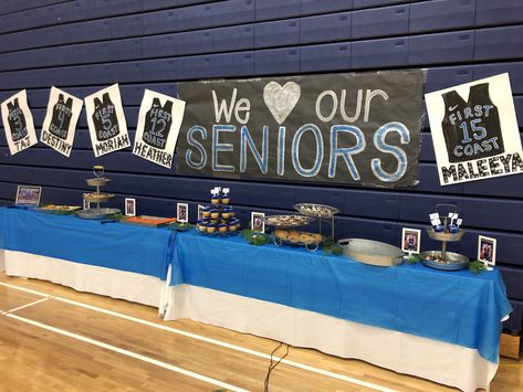 Senior Soccer Banner Ideas, Wrestling Senior Night Ideas Poster, Senior Night Poster Ideas Basketball, Senior Night Boards Volleyball, Senior Banner Ideas, Volleyball Senior Night Posters, Volleyball Banners, Volleyball Banquet, Football Cheerleading