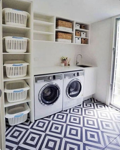 Diy Lavanderia, Laundry Room Decorating, Laundry Room Organization Storage, Laundry Room Storage Shelves, Room Storage Diy, Basement Laundry Room, Dream Laundry Room, Basement Laundry, Laundry Room Layouts