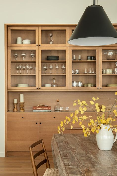 Photo 8 of 14 in Modern Montana Retreat by Christine Callaghan - Dwell Built In Hutch Kitchen, Built In Hutch Dining Room, Built In Dining Room Hutch, Hutch In Dining Room, Dining Room Built Ins, Dining Room Built In, Oak Bar, Dining Hutch, Dining Room Shelves