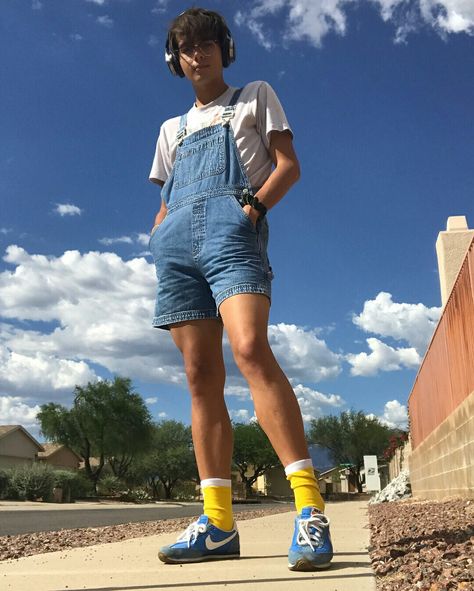 Masc Overall Outfits, Short Dungarees Outfit, Boys Aesthetic Outfits, Men Overall, Cute Overalls, Masc Outfits, Overalls Shorts, Genderless Fashion, Mens Shorts Outfits