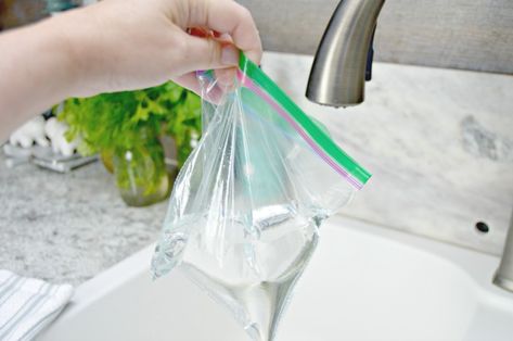 Kitchen Sink And Faucet, White Vinegar Cleaning, Deep Cleaning House, Sink And Faucet, Clean Kitchen Sink, Stainless Kitchen Faucet, Cleaning Faucets, Natural Kitchen, Clean Sink