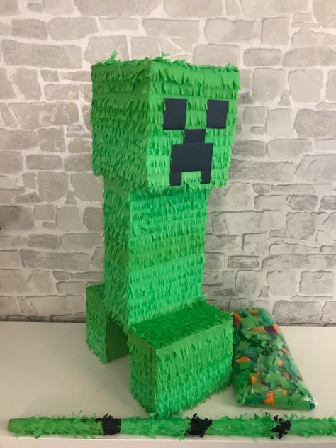 Minecraft Pinata, Minions Eyes, Ideas Fiesta, Creeper Minecraft, Diy Pinata, Minecraft Birthday Party, Minecraft Birthday, Minecraft Party, Creepers