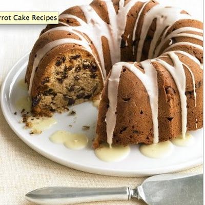 Glazed Pecan-Raisin Cake @keyingredient #cake Bunt Cake Recipe, Raisin Bread Pudding, Easy Bundt Cake Recipes, Raisin Cake, Fruit Cake Recipe, Easy Bundt Cake, Glazed Pecans, Torte Cupcake, Chocolate Bundt Cake