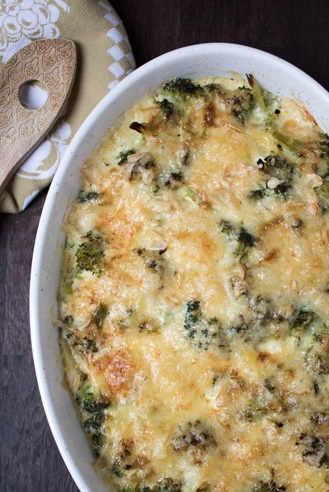 Potato Gratin Easy, Broccoli Gratin, Cook Broccoli, Potato Gratin Recipe, Broccoli Potato, French Potatoes, Broccoli And Potatoes, Mini Potatoes, Potato Flour