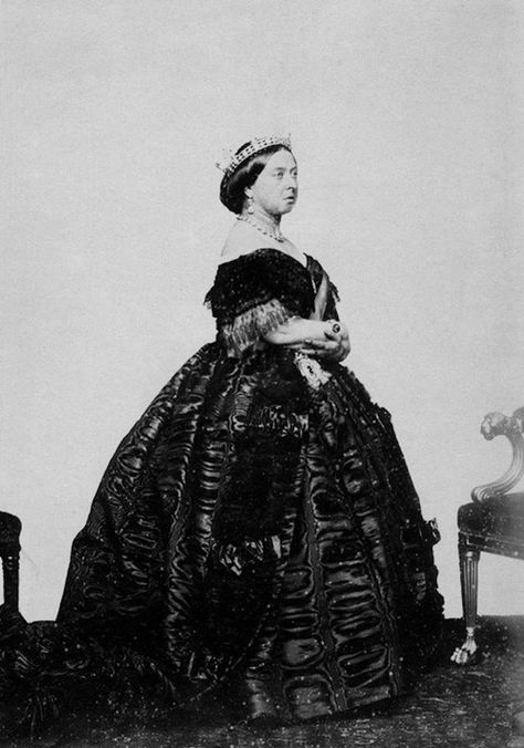 1861 Queen Victoria wearing a crinoline by ? (location ?). From teatimeatwinterpalace.tumblr.com/post/37654220379/queen-victoria-1861; enlarged by half 750X1070 @72 230kj. Queen Victoria Family, Queen Victoria Prince Albert, Victoria Prince, Royal Photography, Victoria Reign, Queen V, Opera Singer, British Royal Families, Queen Of England