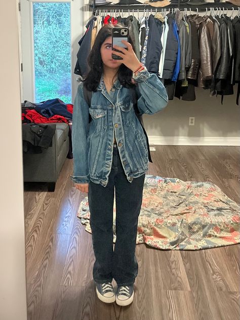 Black Jeans Denim Jacket Outfit, Jean Jacket Outfits Oversized, Demin Jackets For Women, Sweats And Jean Jacket Outfit, Fits With Jean Jackets, Over Sized Jean Jacket Outfit, Fuzzy Jean Jacket Outfits, Light Blue Jean Jacket Outfit, Baggy Jean Jacket Outfits