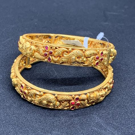 Elegant Gold Plated Peacock Design Jewelry, Festive Peacock Design Bangle, Peacock Design Bangles Gold, Peacock Gold Bangles, Ceremonial Peacock Design Bangle Bracelet, Choker Necklace Online, Simple Jewellery Designs, Kids Gold Jewelry, Gold Earrings Indian