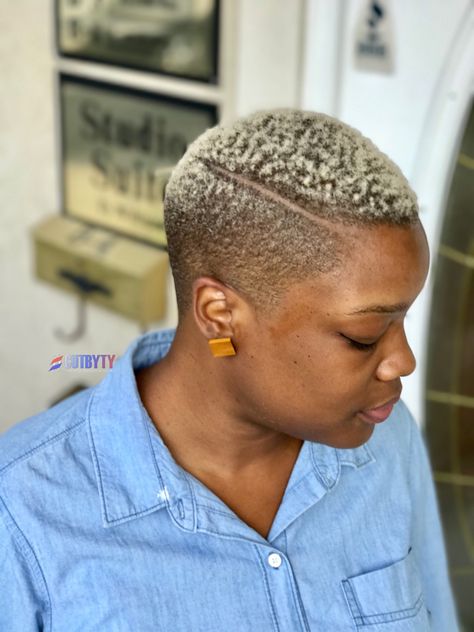 Female Haircut Styles, Female Low Cut Hairstyles, Female Hair Cut, Female Haircut, Black Hair Protective Styles, Low Cut Hairstyles, Short Bleached Hair, Short Black Haircuts, Shaving Cut